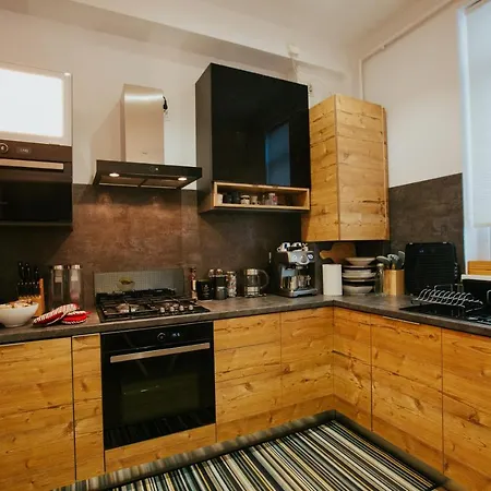 Color Corneliu Coposu 1a Street Apartment Bucharest