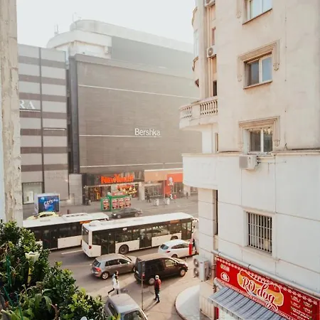 Color Corneliu Coposu 1a Street * Bukareszt