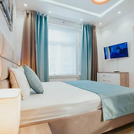 Color Corneliu Coposu 1a Street Apartment Bucharest