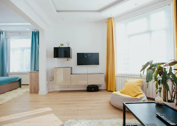 Color Corneliu Coposu 1a Street * Bucureşti