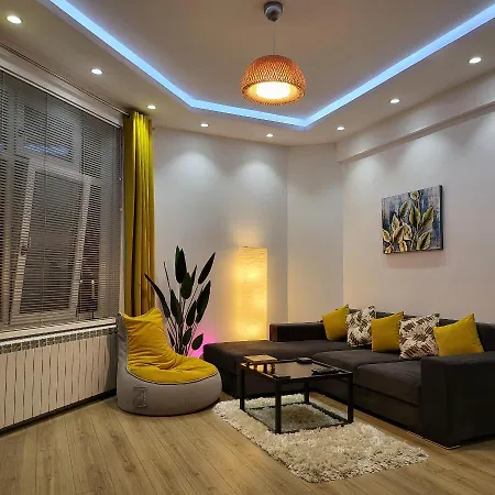 Appartamento Color Corneliu Coposu 1a Street *